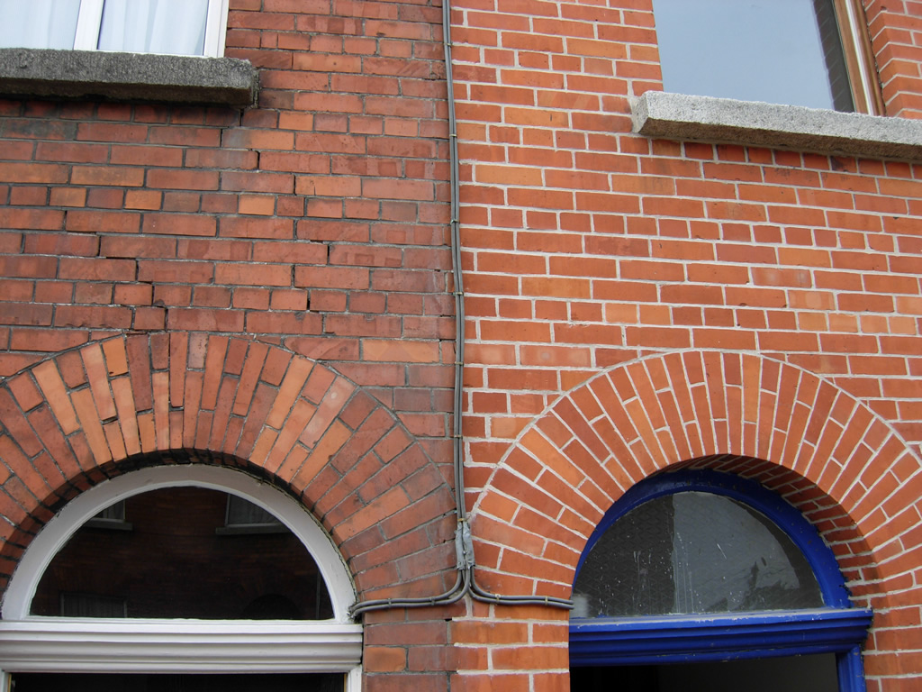 Professional brick repointing before and after Kent - dramatic transformation showing expert pointing craftsmanship