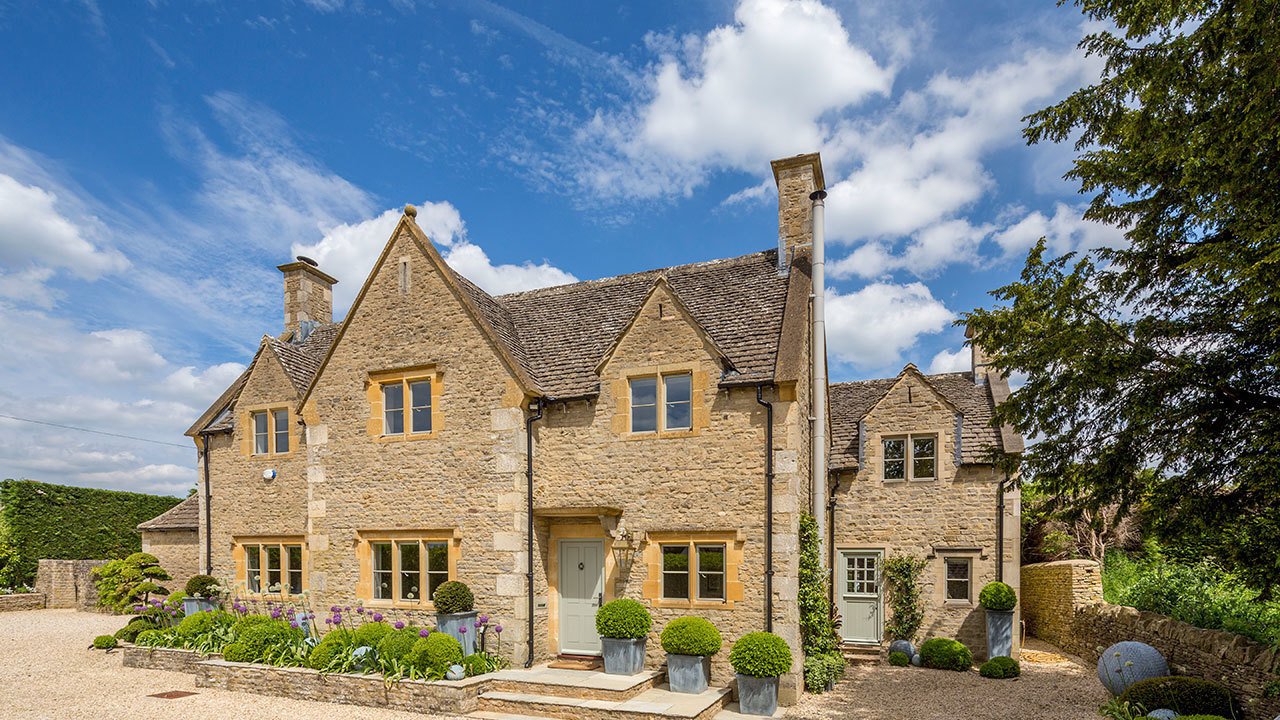 Heritage stone pointing specialists Kent - Cotswold stone property restoration and lime mortar repointing for listed buildings